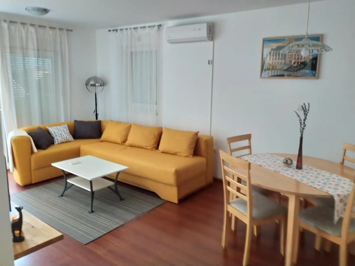 Zobic Family Apartments 라브 0*,  크로아티아